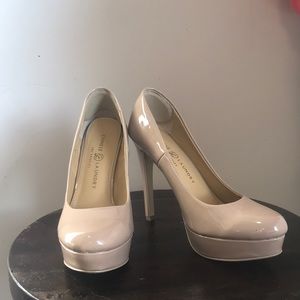 Chinese Laundry Shoes - Chinese Laundry Nude colored pumps EUC Chinese Laundry Shoes - Chinese Laundry Nude colored pumps EUC